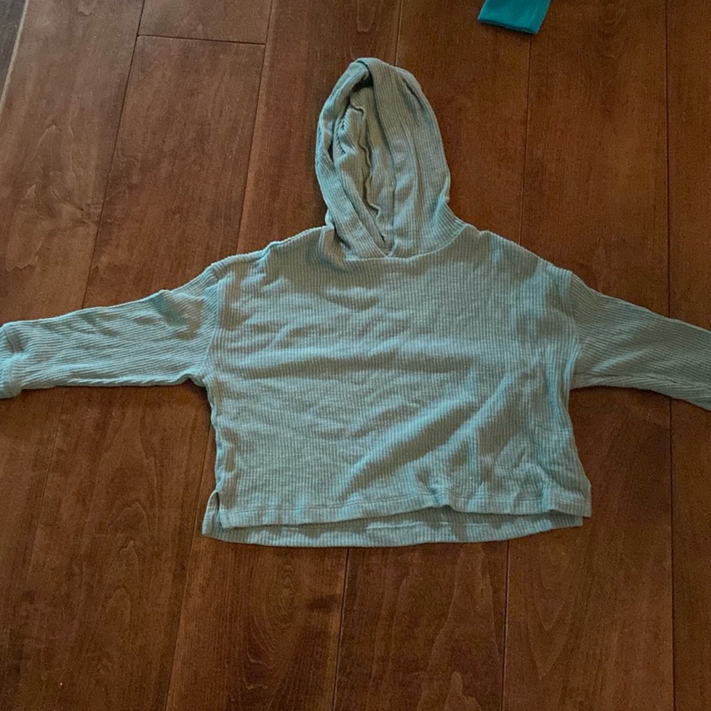 Girls Old Navy cropped sweater